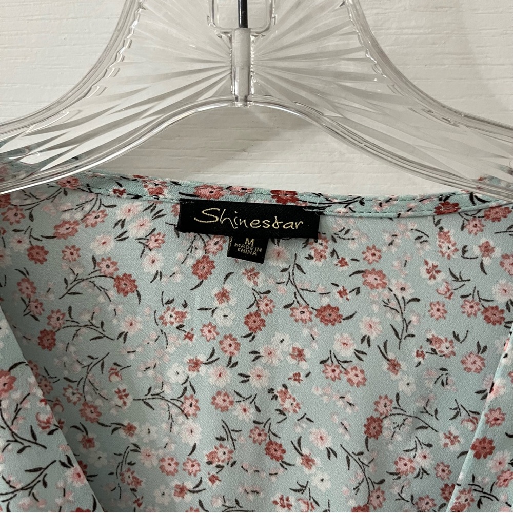 Floral Smocked Waist Blouse/Medium - Picture 3 of 5